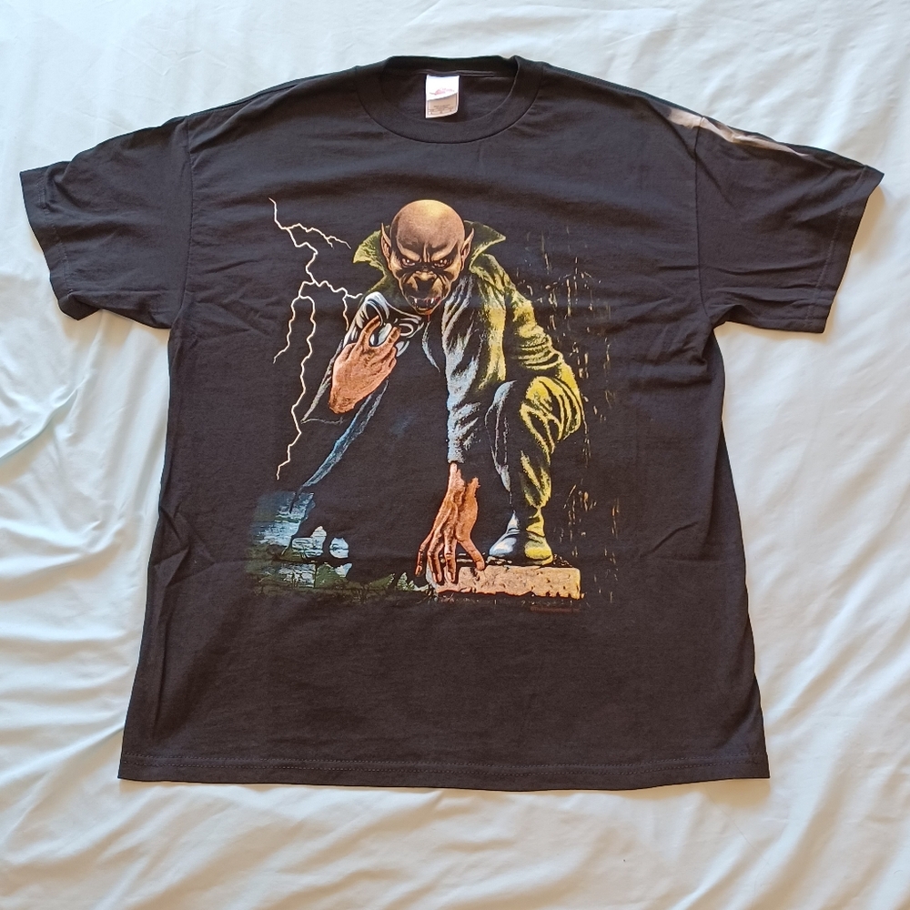 Vintage Y2K Tennessee River Thunder Sportswear Vampire Black T-Shirt Adult L